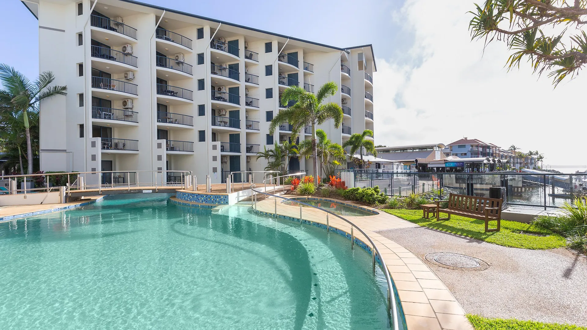 Aparthotel Mantra Hervey Bay