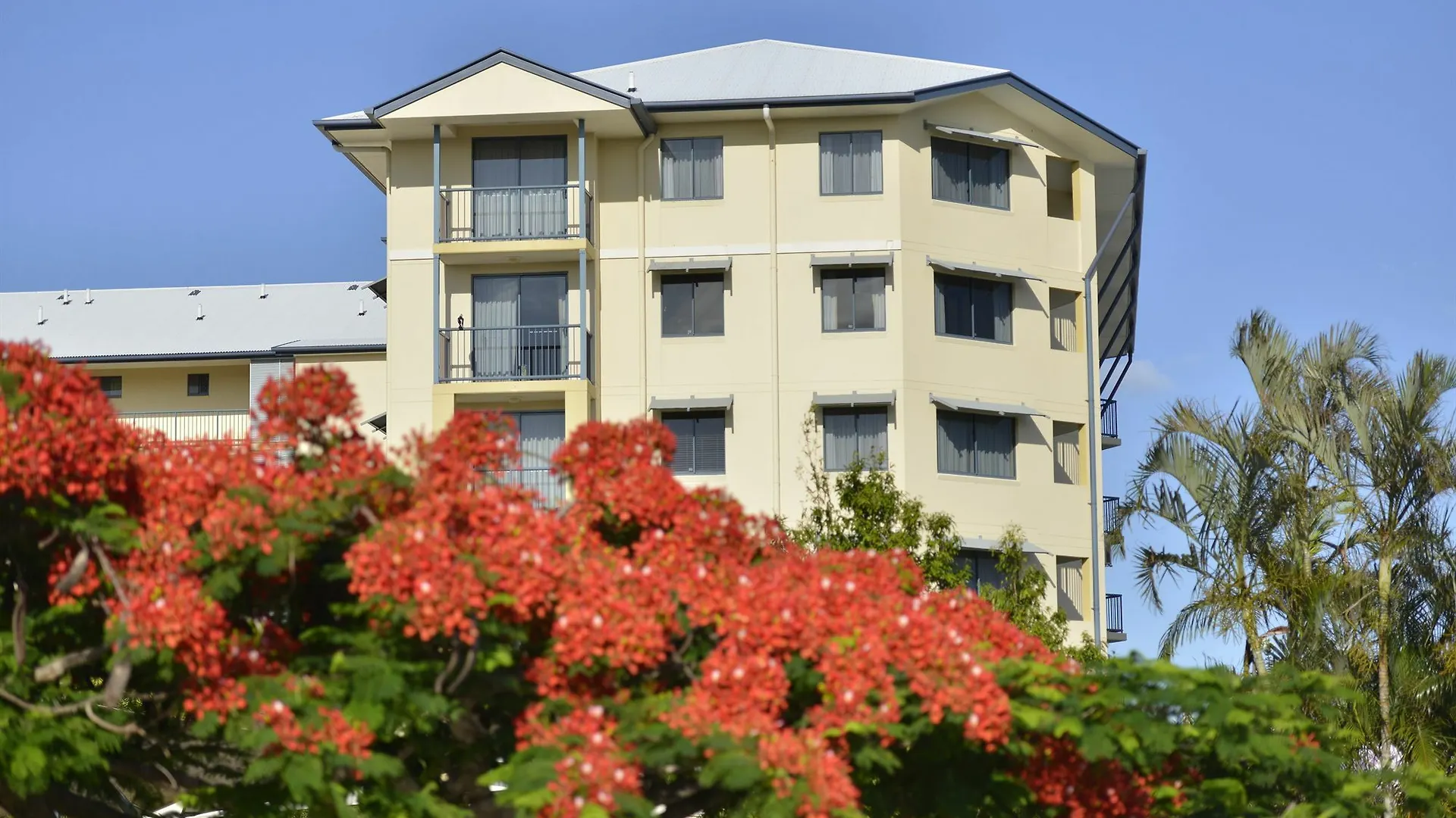 Mantra Hervey Bay Aparthotel