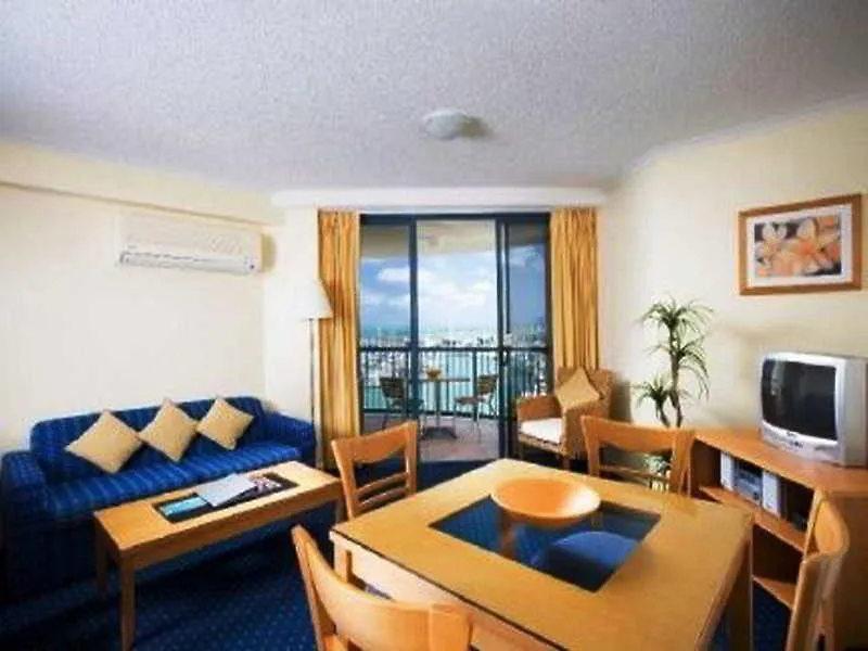 Mantra Hervey Bay Aparthotel 4*,